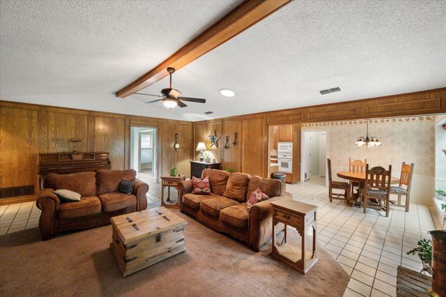 1018 Auburn Drive, Arlington, TX 76012