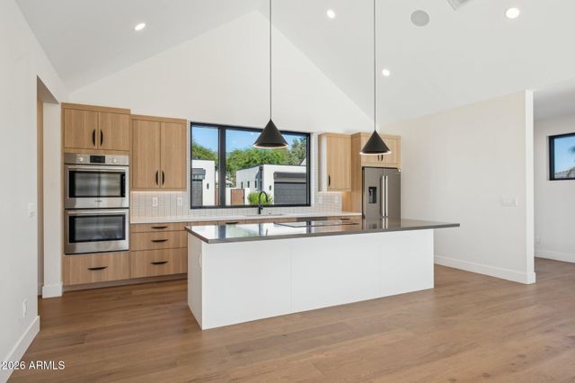 6306 N 10TH Drive, Phoenix, AZ 85013