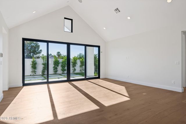 6306 N 10TH Drive, Phoenix, AZ 85013