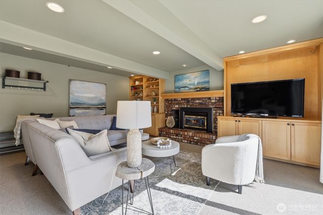 4423 156th Place SE, Bellevue, WA 98006