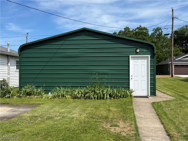 3103 9th Avenue, Vienna, WV 26105