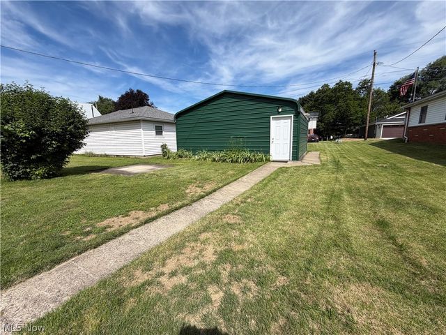 3103 9th Avenue, Vienna, WV 26105