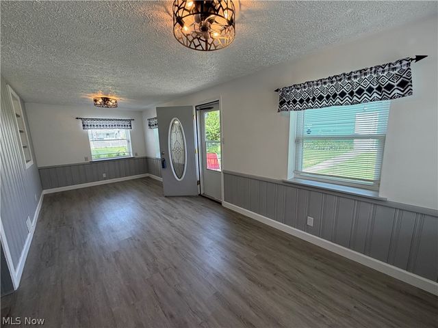 3103 9th Avenue, Vienna, WV 26105