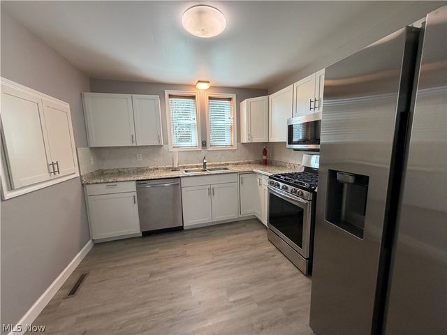 3103 9th Avenue, Vienna, WV 26105