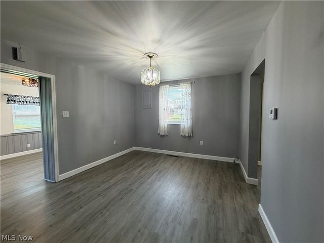 3103 9th Avenue, Vienna, WV 26105