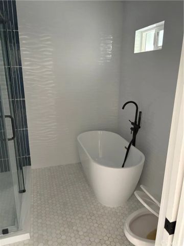 2715 Petaluma, Long Beach, CA 90815