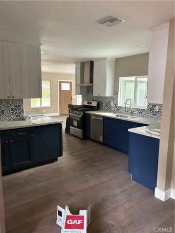 2715 Petaluma, Long Beach, CA 90815