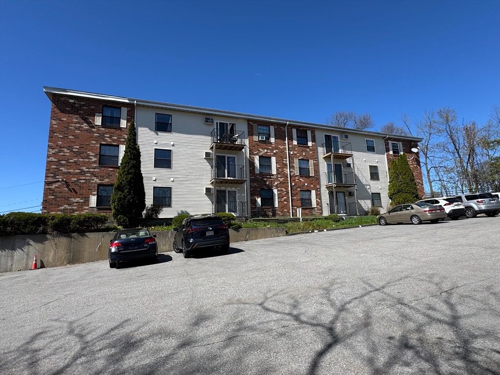 10 Hemans Street 21, Worcester, MA 01605
