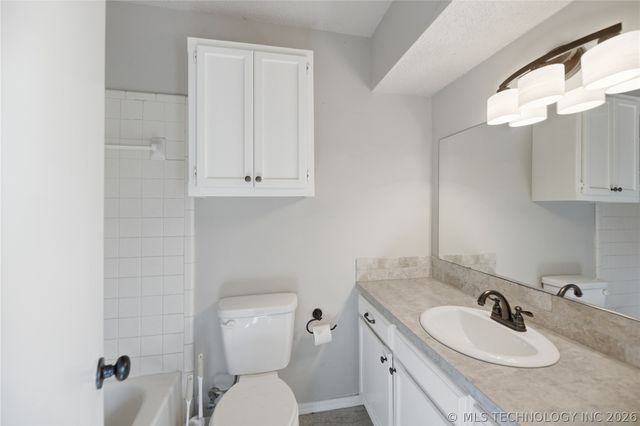 321 N Joanna Street W, Catoosa, OK 74015