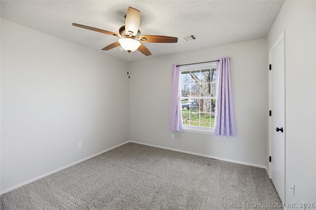 321 N Joanna Street W, Catoosa, OK 74015