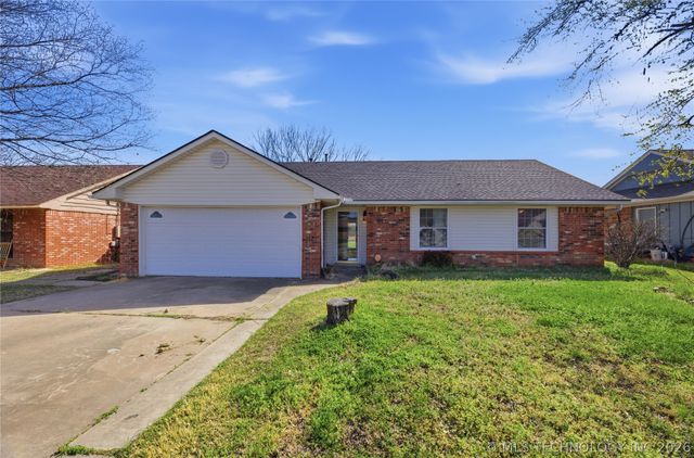 321 N Joanna Street W, Catoosa, OK 74015