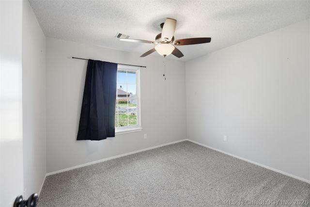 321 N Joanna Street W, Catoosa, OK 74015