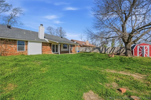 321 N Joanna Street W, Catoosa, OK 74015