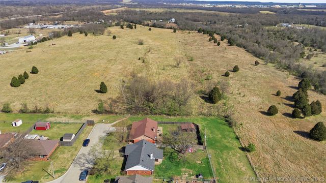 321 N Joanna Street W, Catoosa, OK 74015