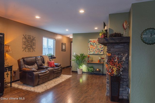 32359 N 10th AVE, Spirit Lake, ID 83869