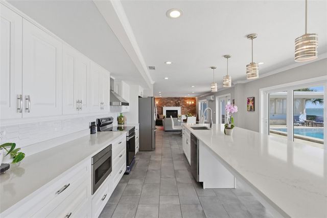 2928 68TH AVENUE S, St Petersburg, FL 33712