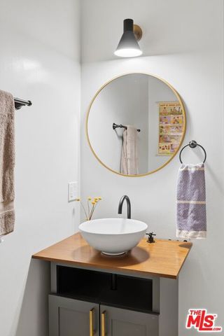 10963 Lindblade St, Culver City, CA 90230