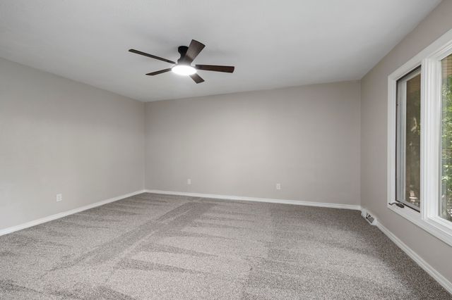 4663 S Roubidoux Place, Springfield, MO 65804