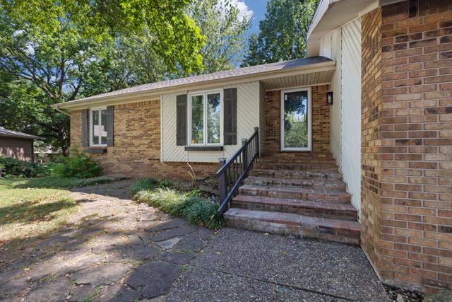 4663 S Roubidoux Place, Springfield, MO 65804