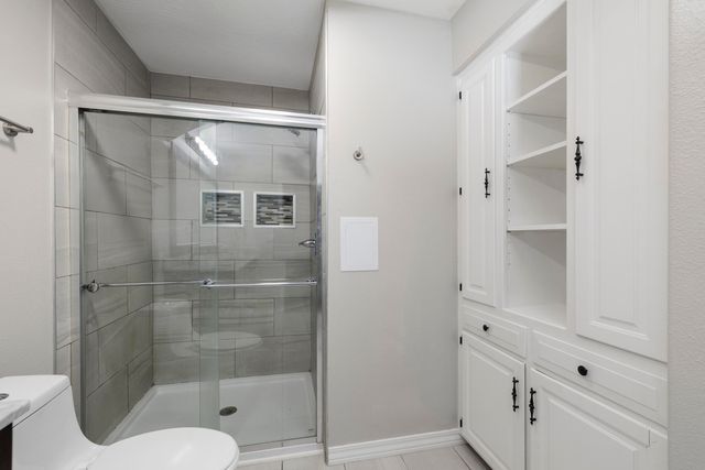 4663 S Roubidoux Place, Springfield, MO 65804