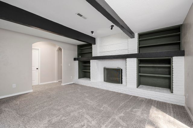 4663 S Roubidoux Place, Springfield, MO 65804