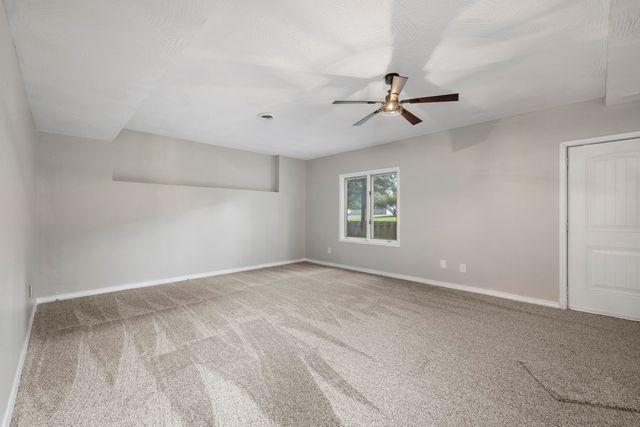4663 S Roubidoux Place, Springfield, MO 65804