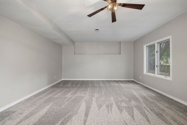 4663 S Roubidoux Place, Springfield, MO 65804