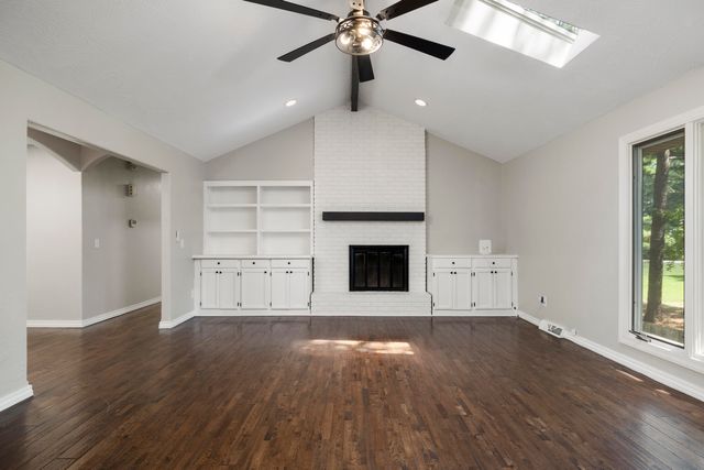 4663 S Roubidoux Place, Springfield, MO 65804