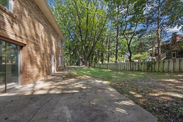 4663 S Roubidoux Place, Springfield, MO 65804