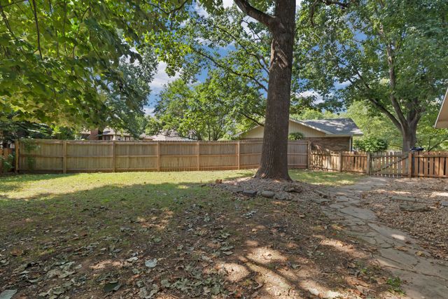 4663 S Roubidoux Place, Springfield, MO 65804