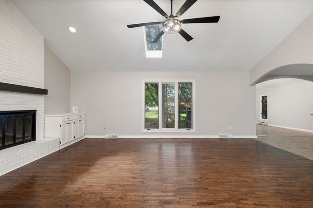 4663 S Roubidoux Place, Springfield, MO 65804