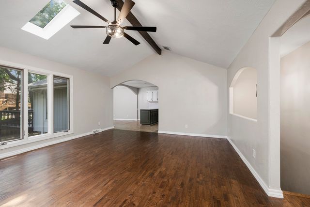 4663 S Roubidoux Place, Springfield, MO 65804