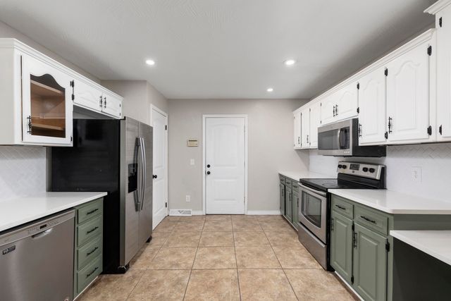 4663 S Roubidoux Place, Springfield, MO 65804