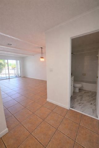 15761 SW 137 ave 202, Miami, FL 33177