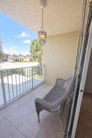 15761 SW 137 ave 202, Miami, FL 33177