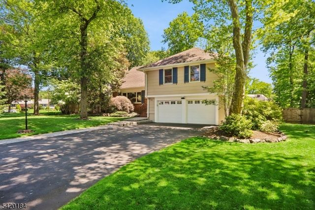 735 Radley Rd, Westfield Town, NJ 07090