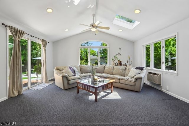 735 Radley Rd, Westfield Town, NJ 07090