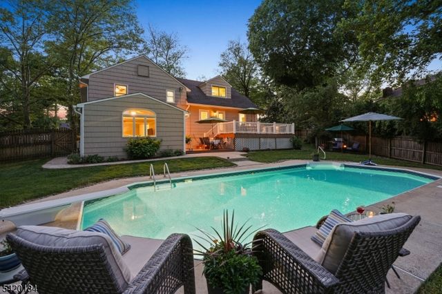 735 Radley Rd, Westfield Town, NJ 07090
