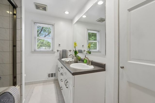 735 Radley Rd, Westfield Town, NJ 07090