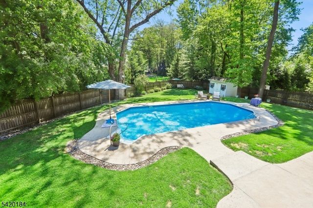 735 Radley Rd, Westfield Town, NJ 07090