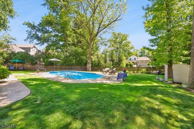 735 Radley Rd, Westfield Town, NJ 07090
