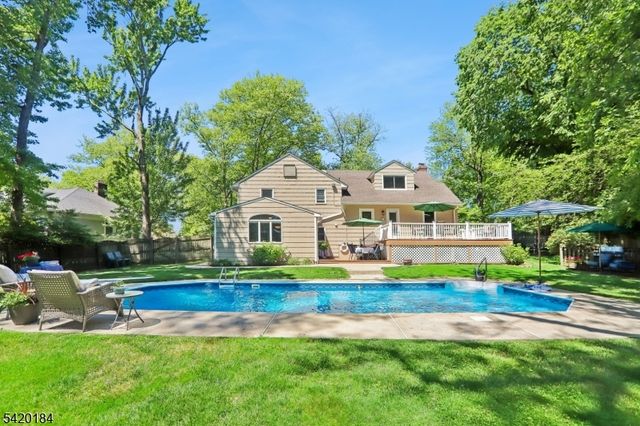 735 Radley Rd, Westfield Town, NJ 07090