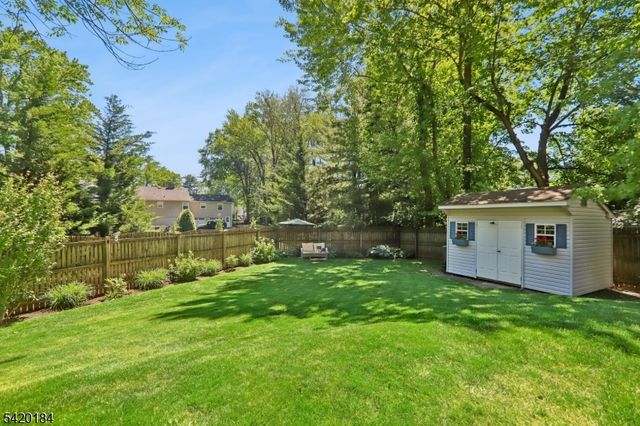 735 Radley Rd, Westfield Town, NJ 07090
