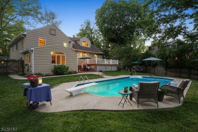 735 Radley Rd, Westfield Town, NJ 07090