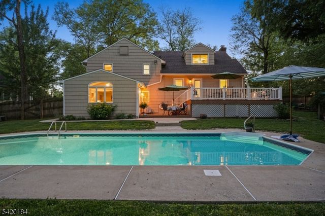 735 Radley Rd, Westfield Town, NJ 07090