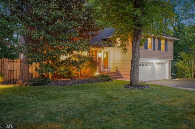 735 Radley Rd, Westfield Town, NJ 07090