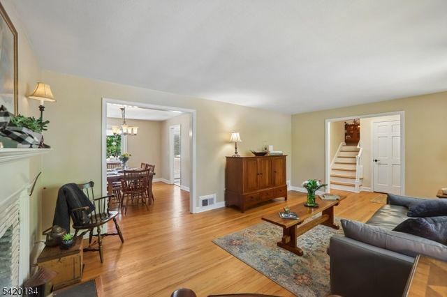 735 Radley Rd, Westfield Town, NJ 07090