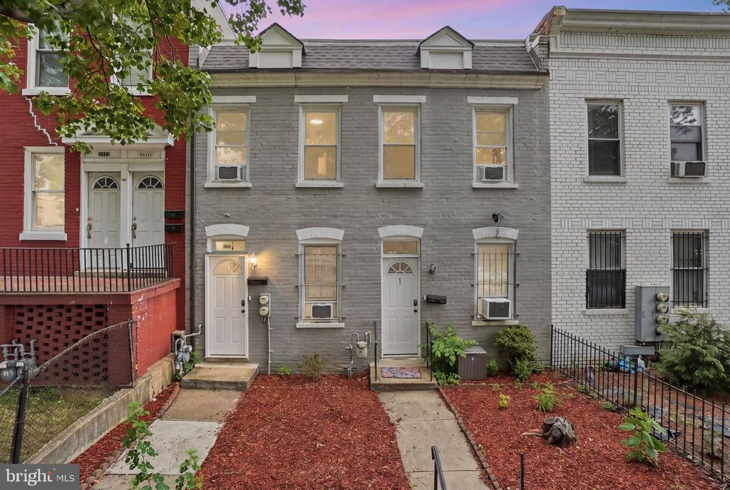 2015 4TH ST NE, Washington, DC 20002