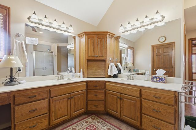 2992 W Cedarbluff Drive, Springfield, MO 65810