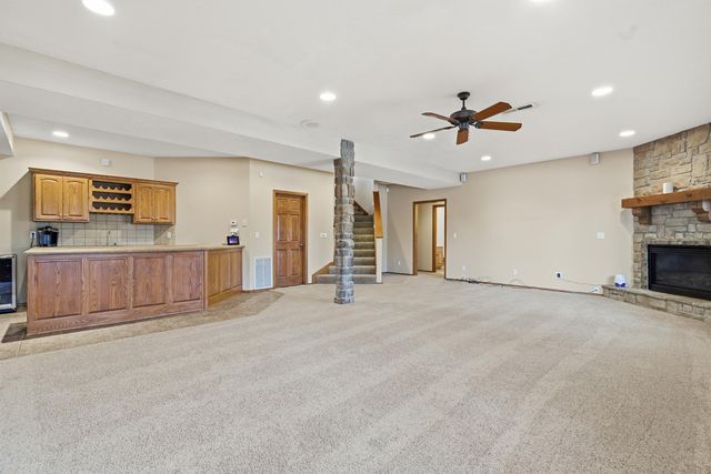 2992 W Cedarbluff Drive, Springfield, MO 65810